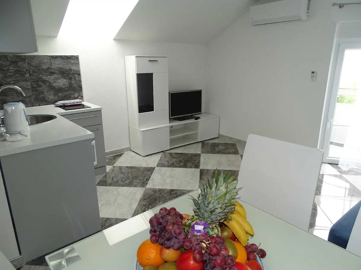 Holiday Home Viktoria With Pool Maslenica