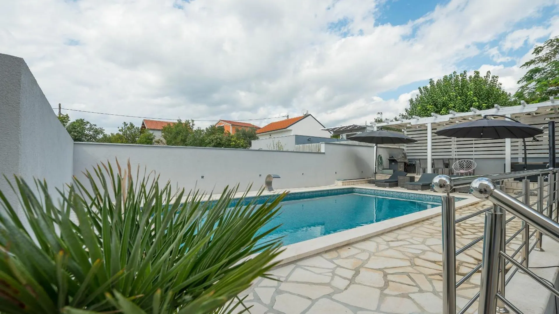 Holiday Home Viktoria With Pool Maslenica 0*,